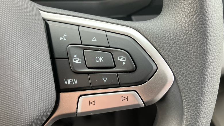 Volkswagen Crafter Cr35 Mwb Diesel 4Motion 2.0 TDI 177PS Commerce Plus Low Roof Van Auto